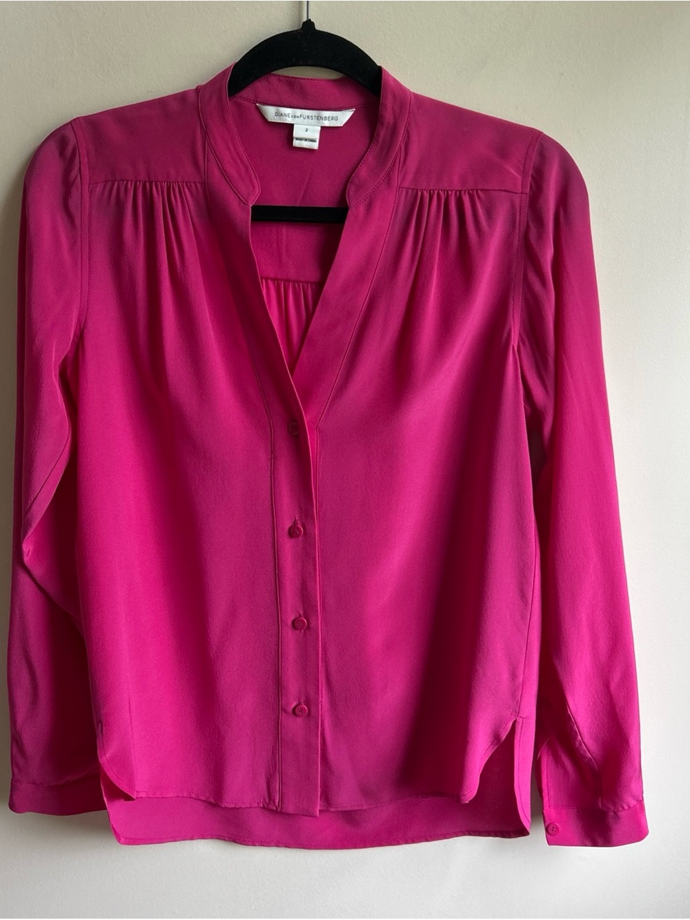 Diane Von Furstenberg Silk Harlow Fuchsia Roll Up Long Sleeve Blouse Top Sz 2